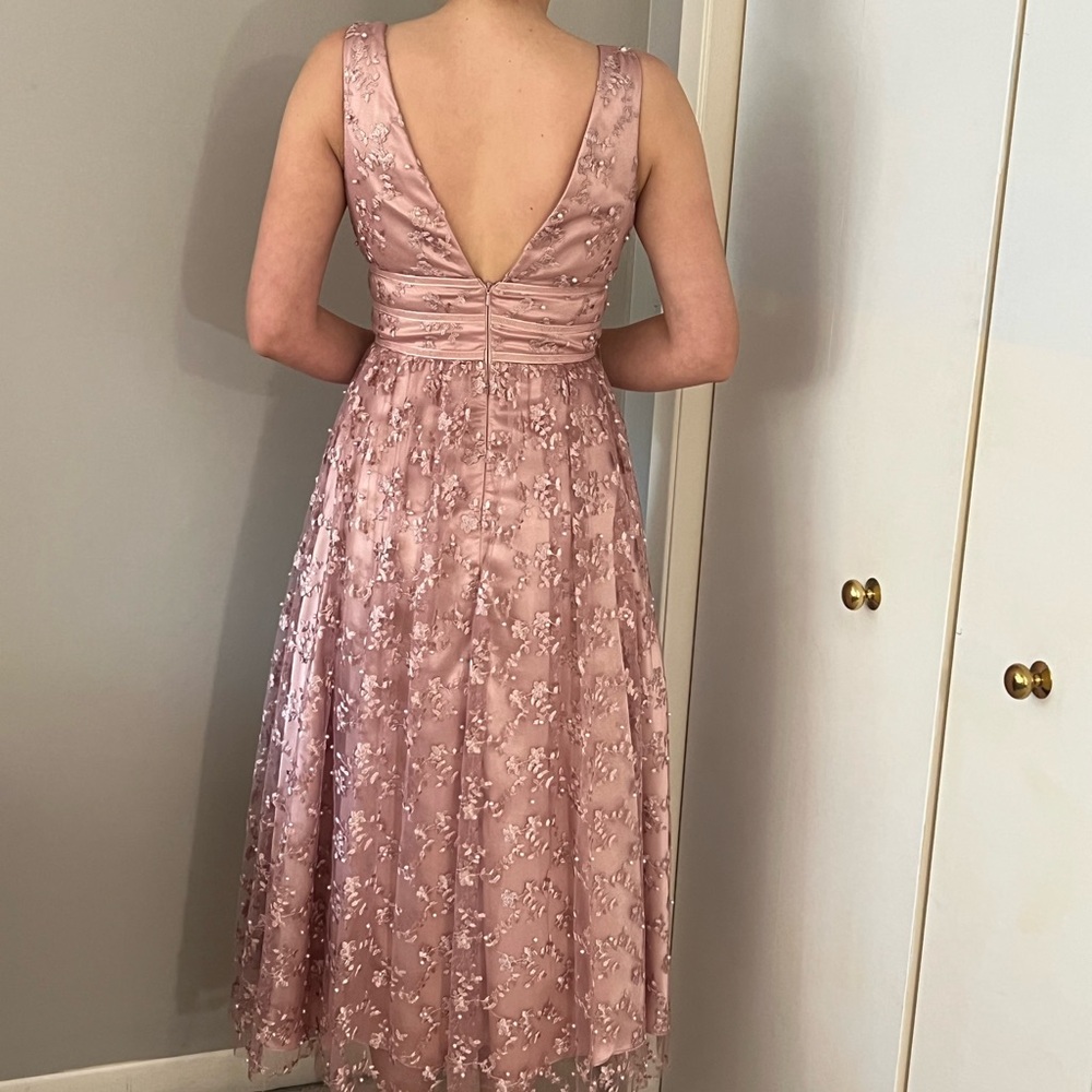 Elegant Avery G Dusty Pink Floral Lace Dress Tulle - Picture 2 of 7